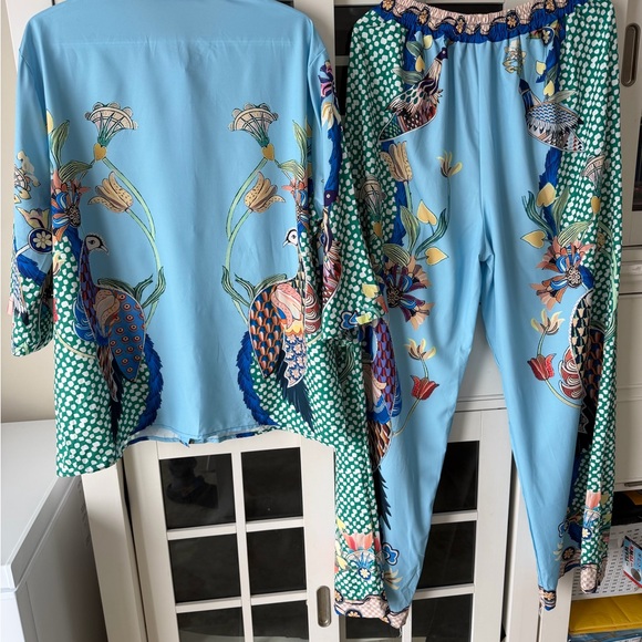 Colorful Set with Bird Design - Picture 7 of 13